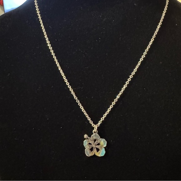 ⚜️3 for $30⚜️ Claire’s Floral Hibiscus Flower Enamel Pendant Necklace - Picture 3 of 13